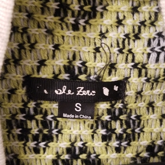 Multiple Geometric Sweater - Picture 3 of 4